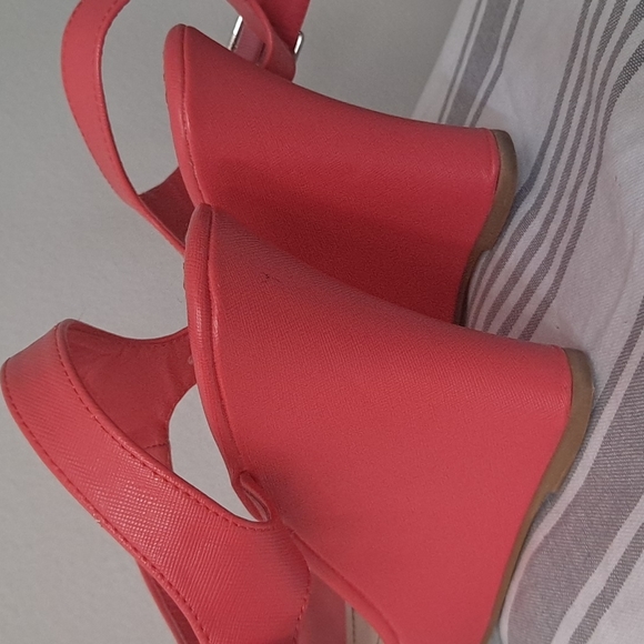 Platform heels - Picture 3 of 10